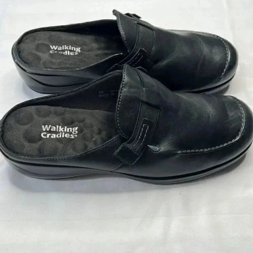 Walking Cradles size 8w leather mules/clogs
